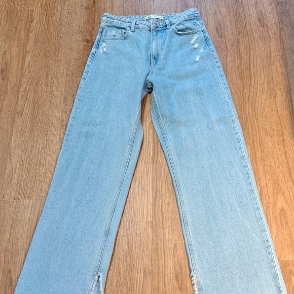 Zara High Waisted Straight Leg Distressed Light Wash Denim Jean Size 6 Misses - Picture 1 of 10